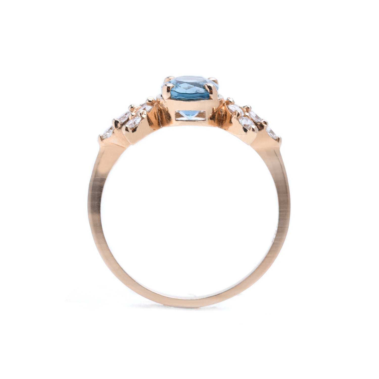 Celestial Bloom Blue Topaz Pırlanta Yüzük
