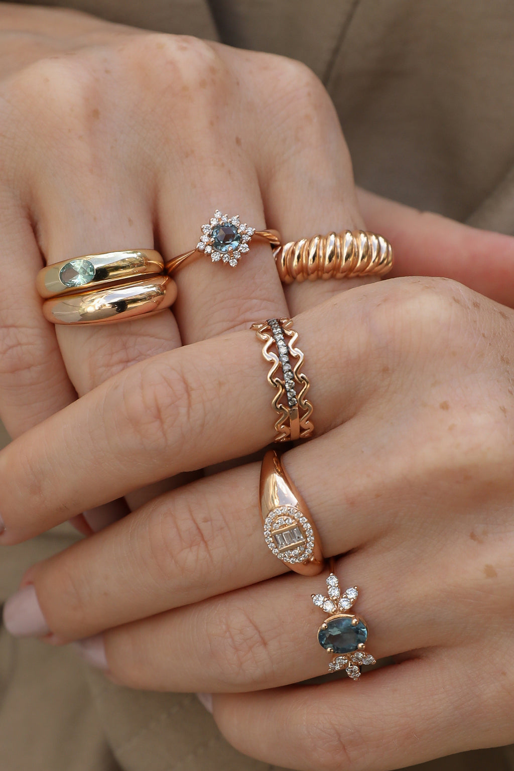 Celestial Bloom Blue Topaz Pırlanta Yüzük
