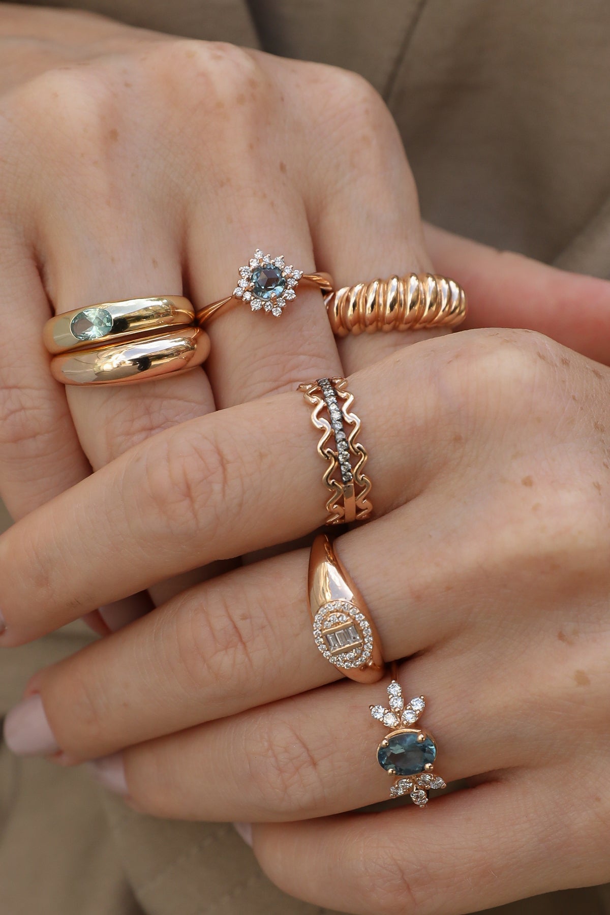 Celestial Bloom Blue Topaz Pırlanta Yüzük